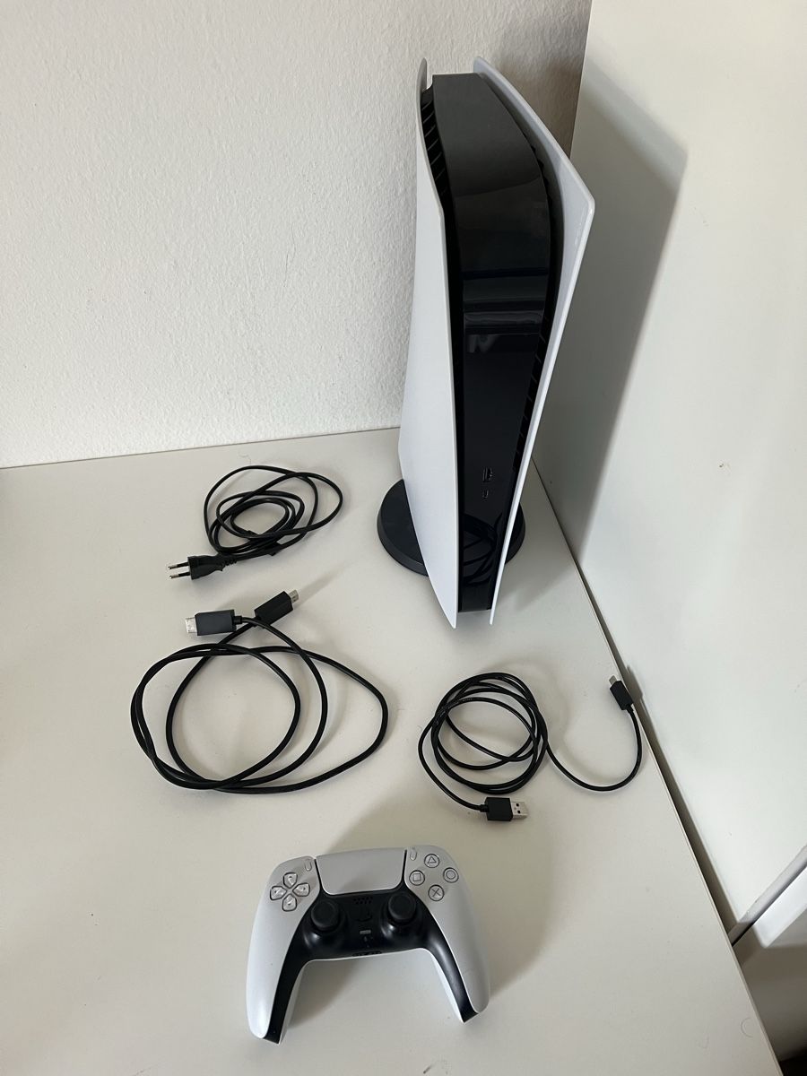 Sony Console: Sony PlayStation 5 Konsole mit Controller gebraucht – Usato da Luzern venduto da marc.3