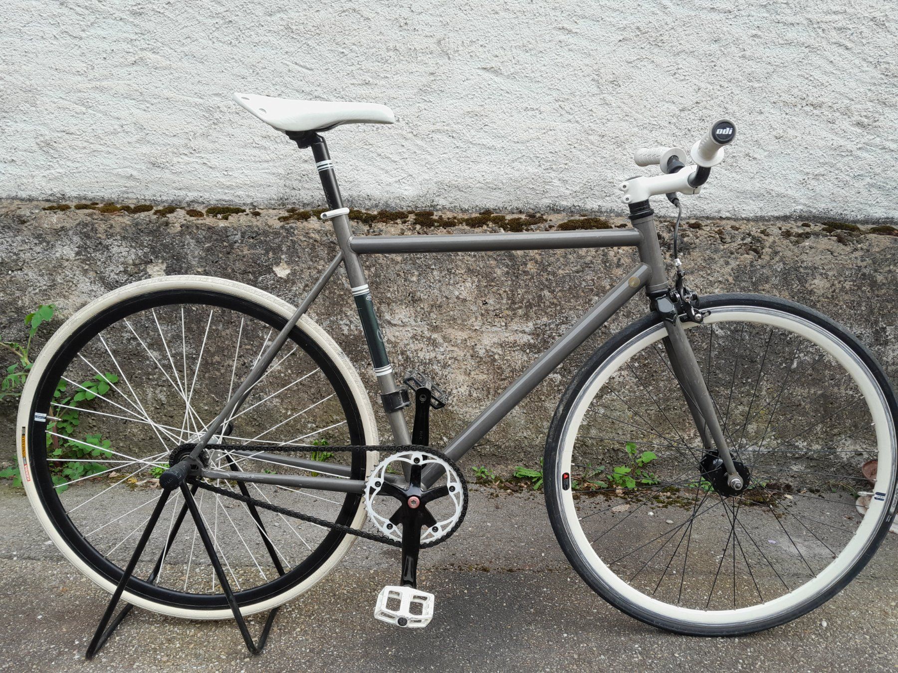 Felt Velos: Felt Brougham Singlespeed Fixie – Gebraucht aus Zeiningen von