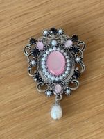 Luxus Elegante  Brosche mit Kunstperlen Farbe: Silber
