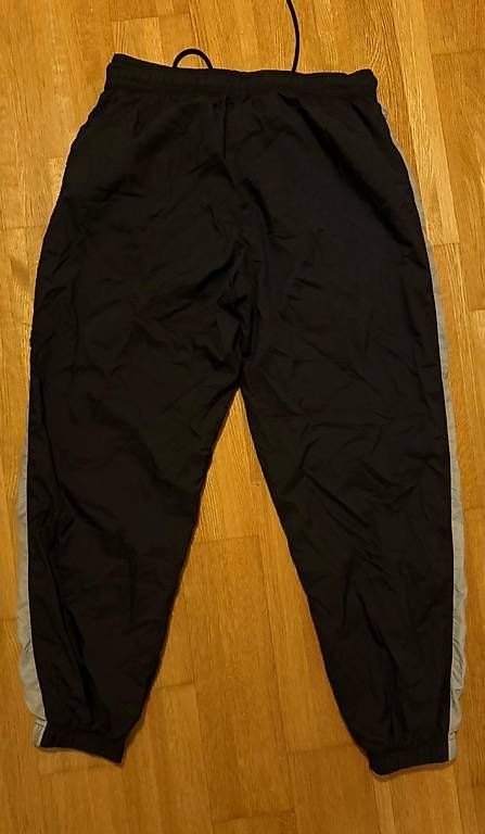 Nike Pantaloni: Nike Vintage Trackpants – Usato da Oberwil BL venduto da ystli2003 2