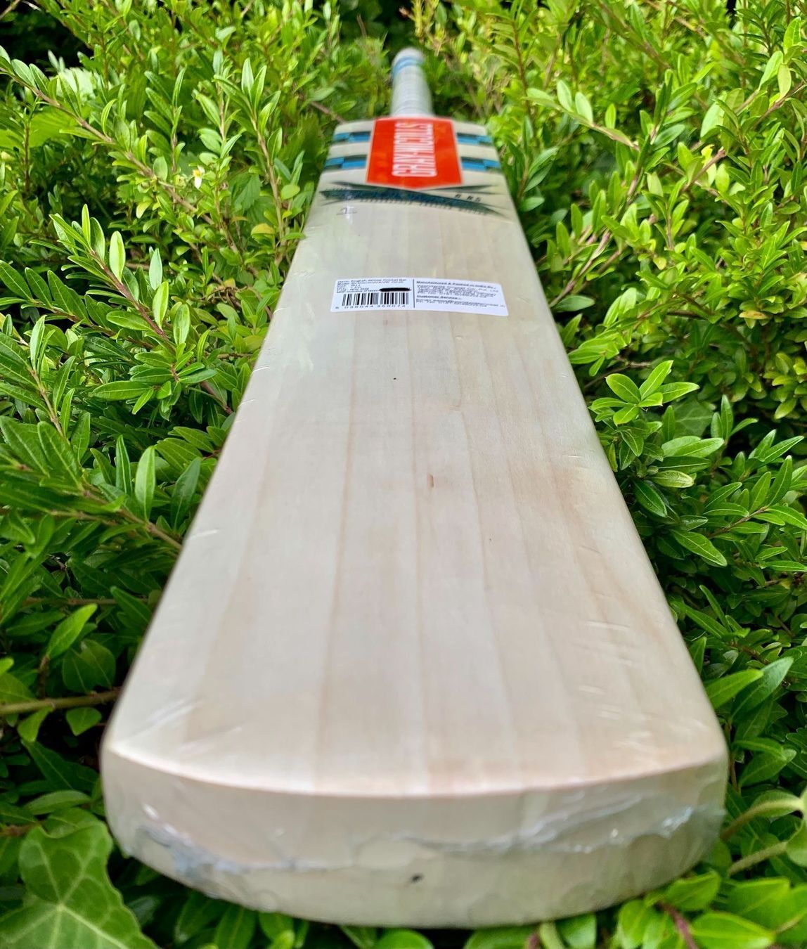 Articoli in legno: Cricket bat Gray-Nicolls Shockwave Gn5 – Nuovo e nell'imballaggio originale da Luzern venduto da ronymamuni