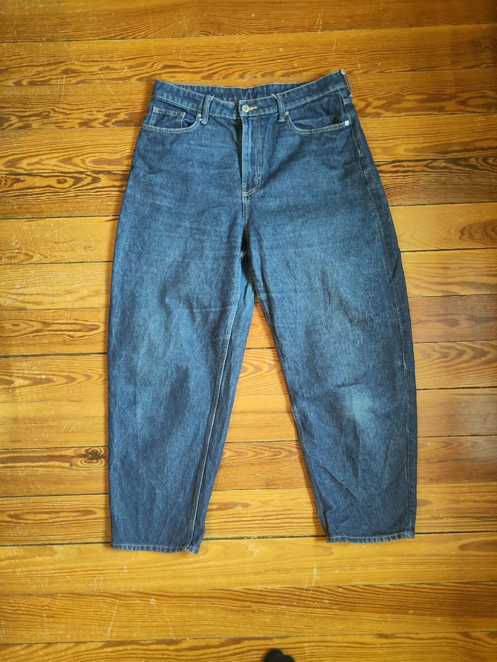 H&M Jeans: Jeans blu scuro barrel – D'occasion à Lugano par mar_9qk5