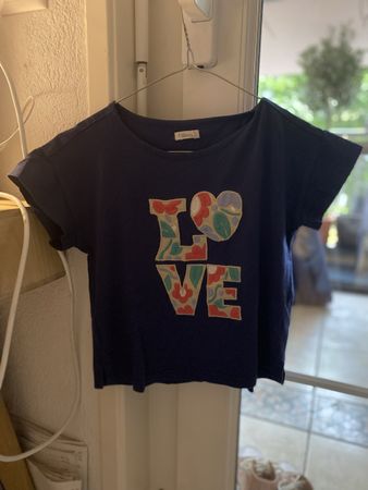 T-shirt fille bleu marine "LOVE" brodé