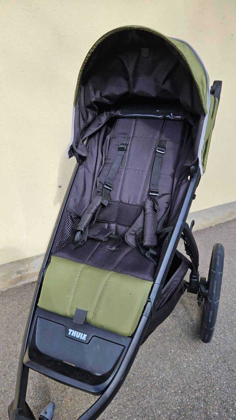 Thule Kinderwagen: Thule Urban Glide 2 Cypress Green+Black – Gebraucht aus Hedingen von Ckuster 2