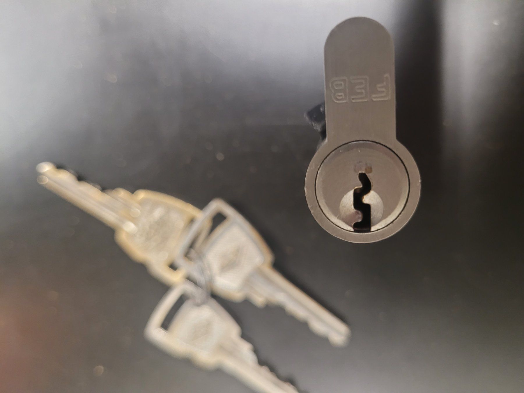 Altri prodotti elettronici: Cylindre 60mm avec 3 clefs – Usato da Courtaman venduto da Bluejazz 1