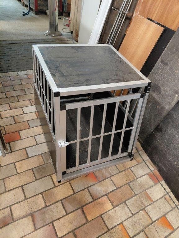 Cages, transport & sécurité: Hundebox – D'occasion à Schlieren par catrade 4