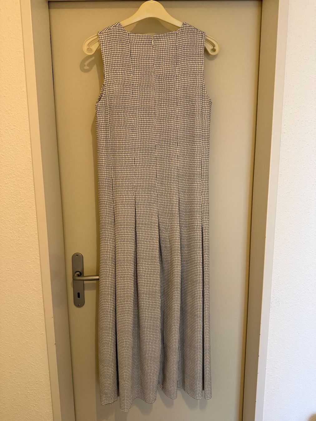 Cos Kleider: Kleid Cos – Gebraucht aus Niederrohrdorf von ras_6j5s 1