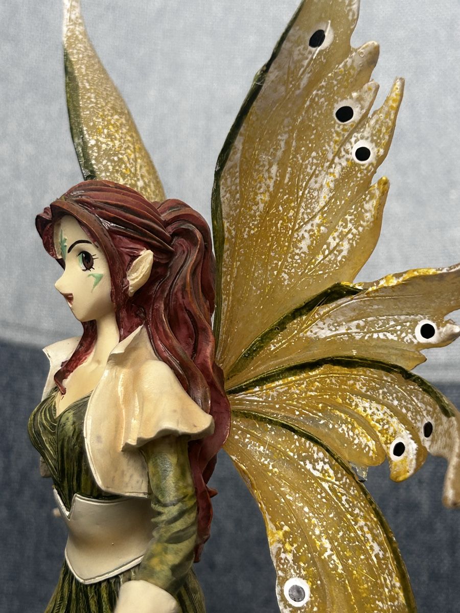Statuette: Figurine fée ailes dorées robe verte – Usato da Cugy FR venduto da luc_7q2j 6