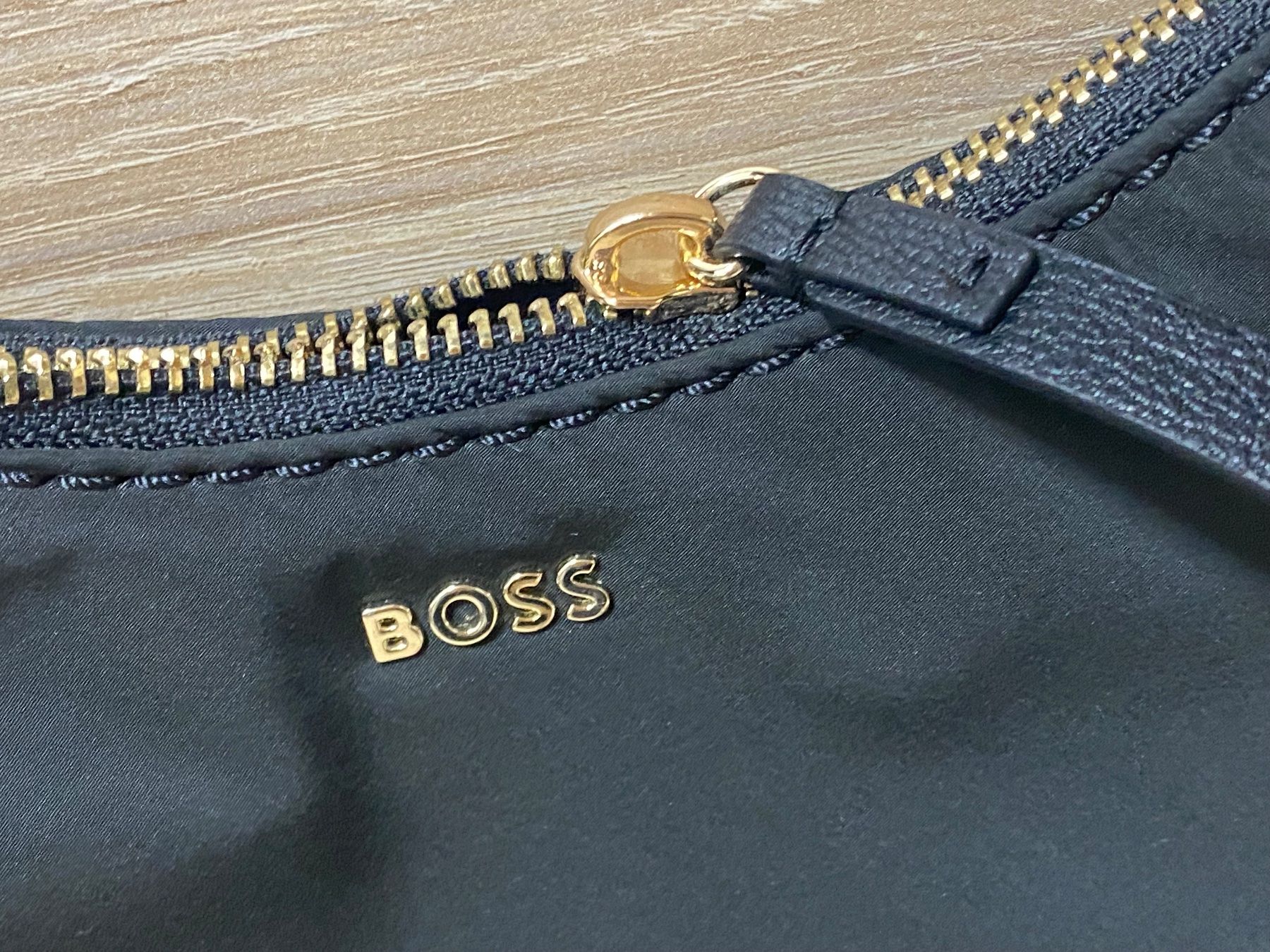 Hugo Boss Taschen für Damen: Handtasche BOSS – Gebraucht aus Bösingen von Trigusik 2