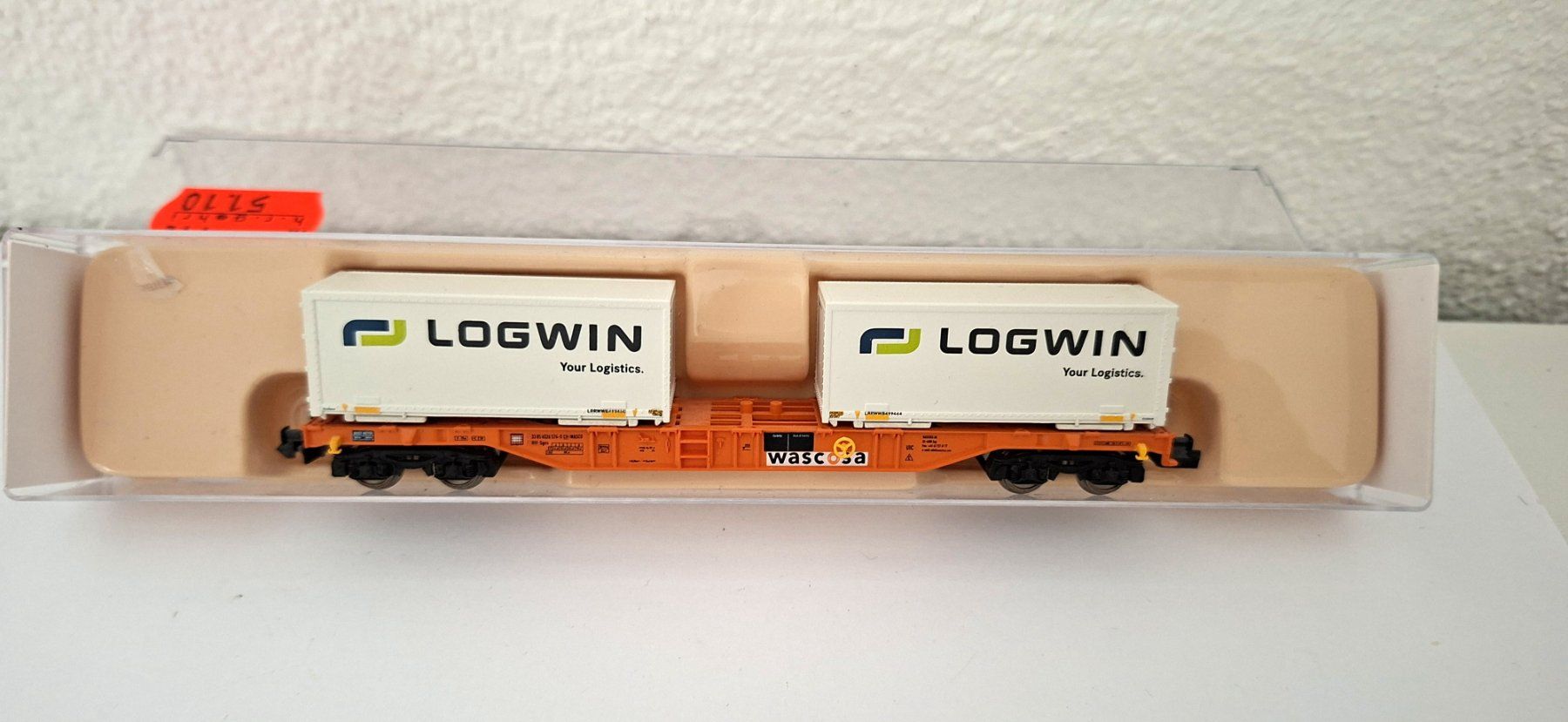 Fleischmann Modellini di ferrovie: Fleischmann  Containertragwagen " LOGWIN " 824402 K – Nuovo (secondo la descrizione) da Biberist venduto da Ntrains