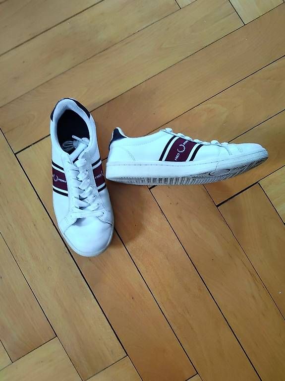 Chaussures femmes: Baskets sneakers Fred Perry 39 – D'occasion à FRIBOURG par bigpolarbears