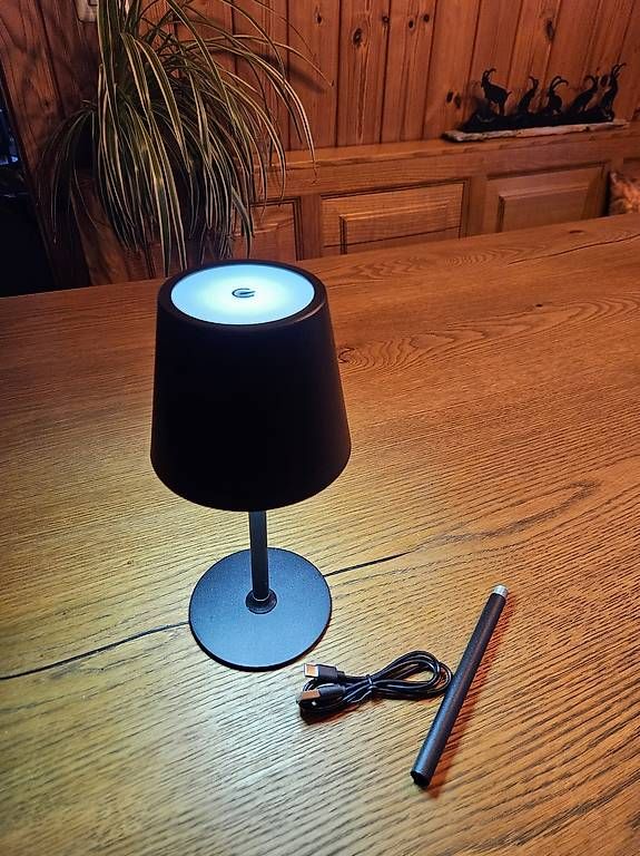 Lampade: Stehleuchte Nachttischlampe – Usato da Sisikon venduto da bryke 1