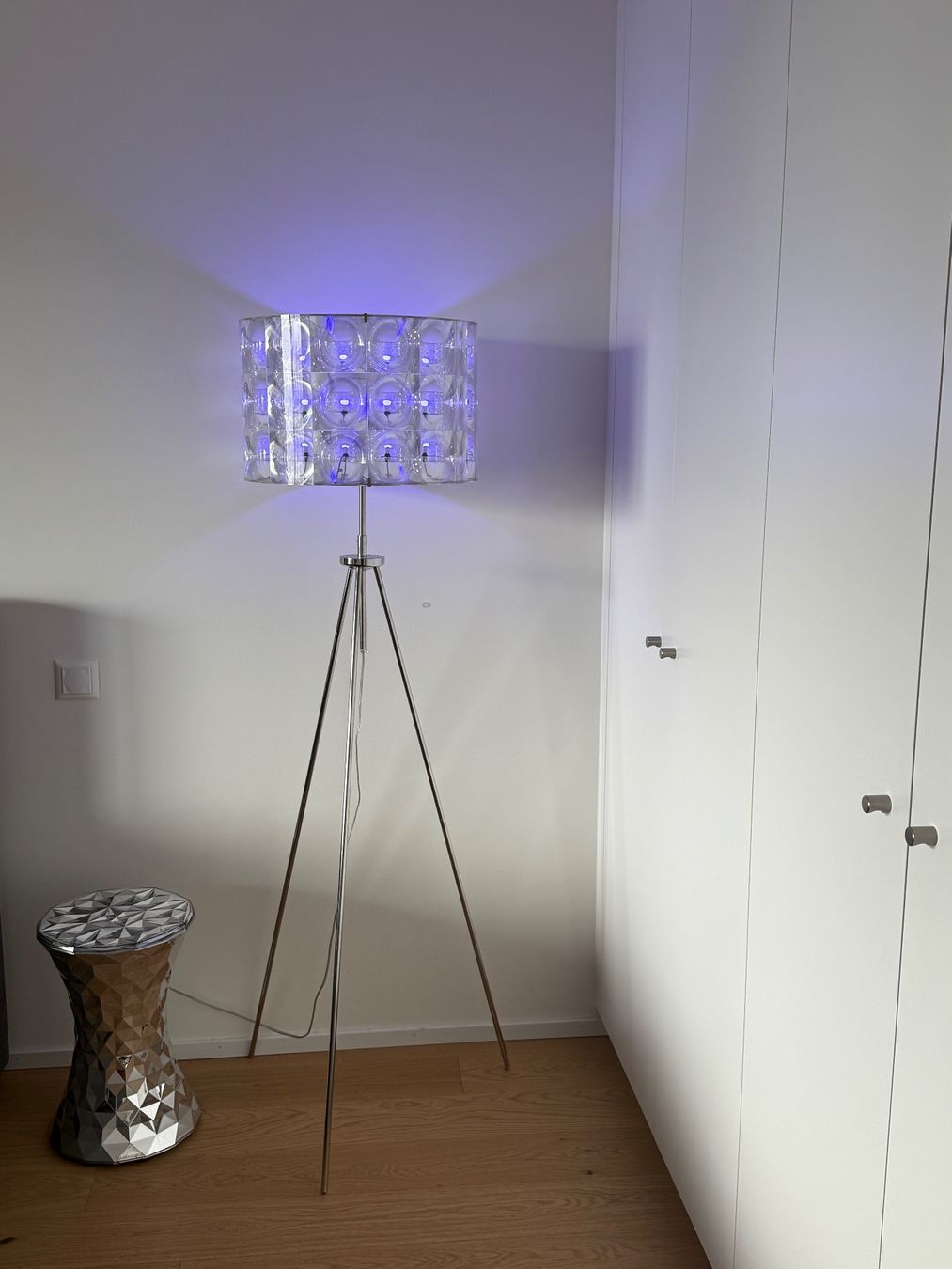 Pfister Lampade: Lampe Design Chromé Pfister Meuble Led-Color télécommandé – Nuovo (secondo la descrizione) da St-Aubin-Sauges venduto da Vente-Articles 3