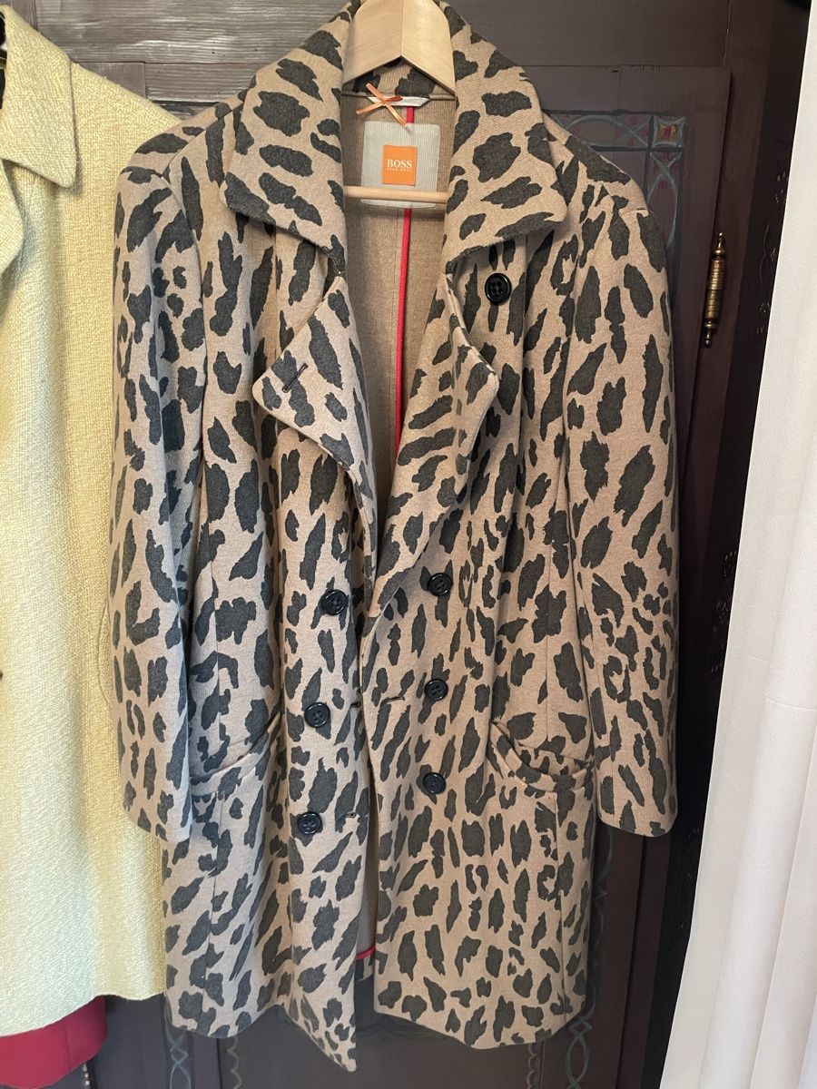 Hugo Boss Cappotti: Hugo Boss Damenmantel 40 – Usato da Baden venduto da CeDe22