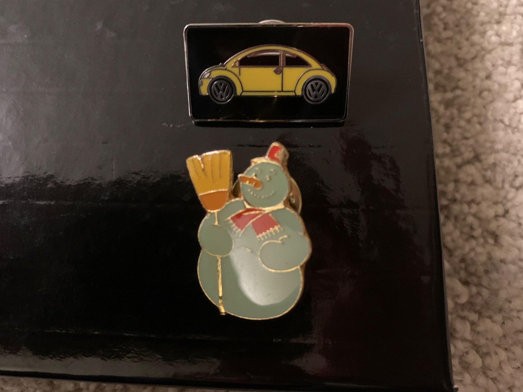 Volkswagen Placchette & Badge: VW pin – Nuovo e nell'imballaggio originale da Oberweningen venduto da Jogi2