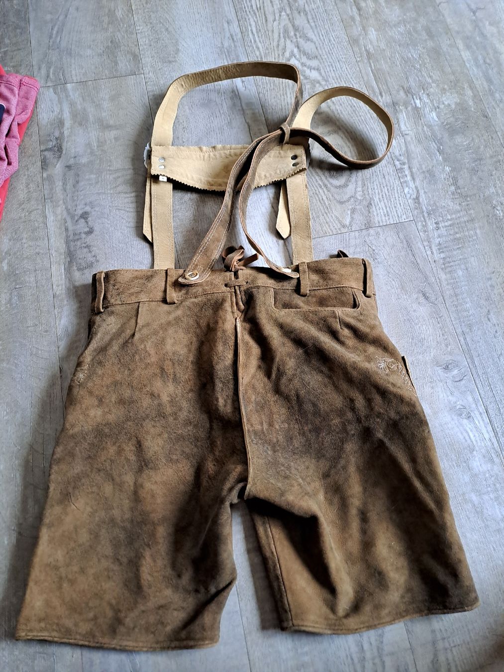 Pantaloni: Lederhose mit Trägern Grösse 50 – Usato da Rickenbach LU venduto da bishiida 1