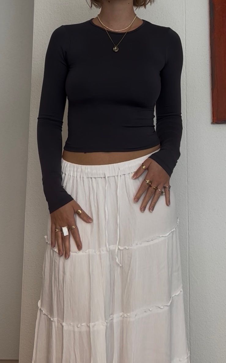 Stradivarius Top: Pflaumenfarbenes longsleeve Top – Usato da Embrach venduto da sel_tm6y