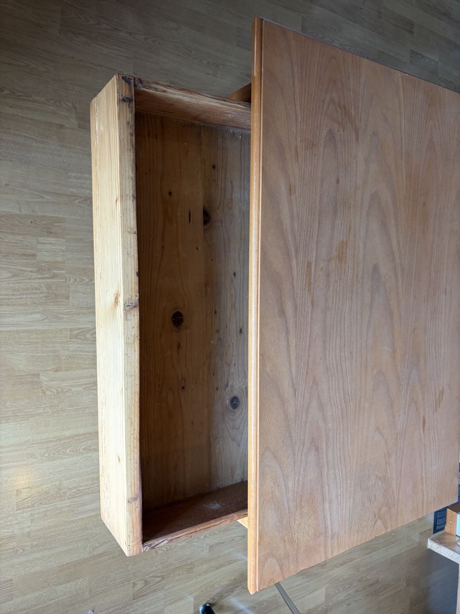 Scrivanie: Schreibtisch aus Holz – Usato da Uster venduto da johannes.richert 2