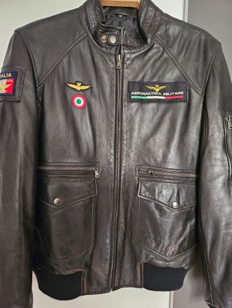 Leder Jacke mit Aeronautica Militare Abzeichen Bomber-Style