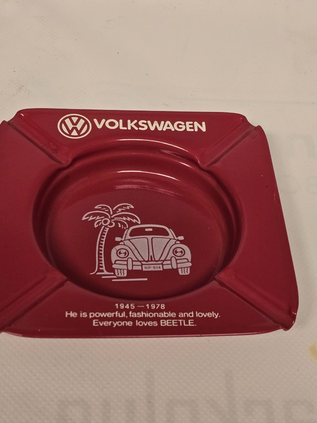 Portacenere: Vintage VW Beetle Ashtray - Red – Usato da Baden venduto da swiss-alps