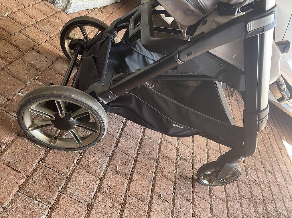 Inglesina Kinderwagen: passeggino Inglesina Aptica – Gebraucht aus Bidogno von Laretta91 1