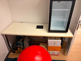 Grosser Schreibtisch / Arbeitstisch