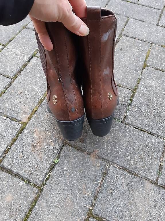 Scarpe da donna: Winterstiefeli – Usato da Nebikon venduto da Haidihooo 2