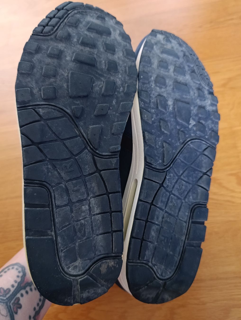 Nike Chaussures hommes: Nike Air Max 1 Gr.42,5 – D'occasion à Baar par L.isa28 7