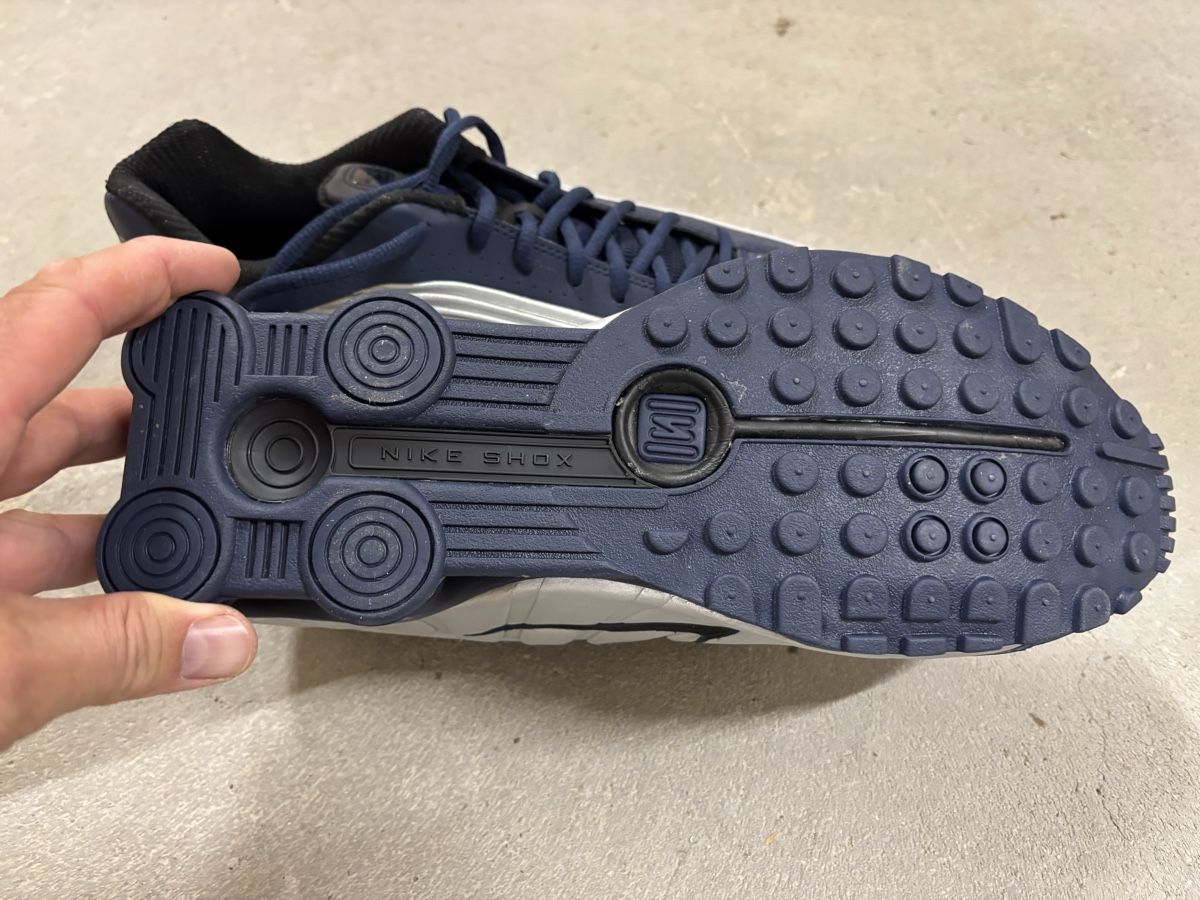 Nike Scarpe da uomo: Nike Shox R4 47 neuves  – Nuovo (secondo la descrizione) da Cossonay-Ville venduto da air_79rs 1