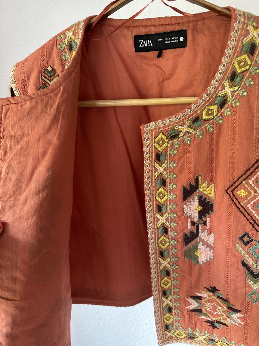 Zara Top: Haut brodé  Zara – Nuovo (secondo la descrizione) da Genève venduto da Kamill79 1