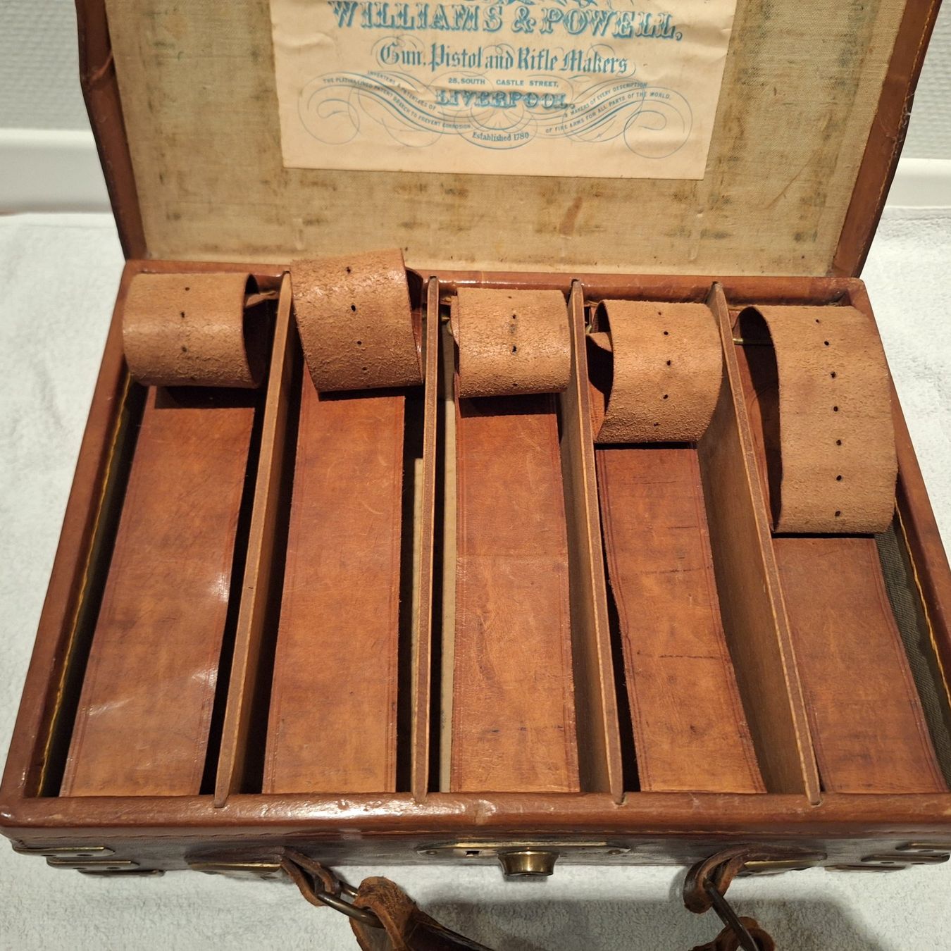 Reisekoffer: Antiker Original Englischer Munitions-Koffer – Gebraucht aus Stäfa von meridianum 7