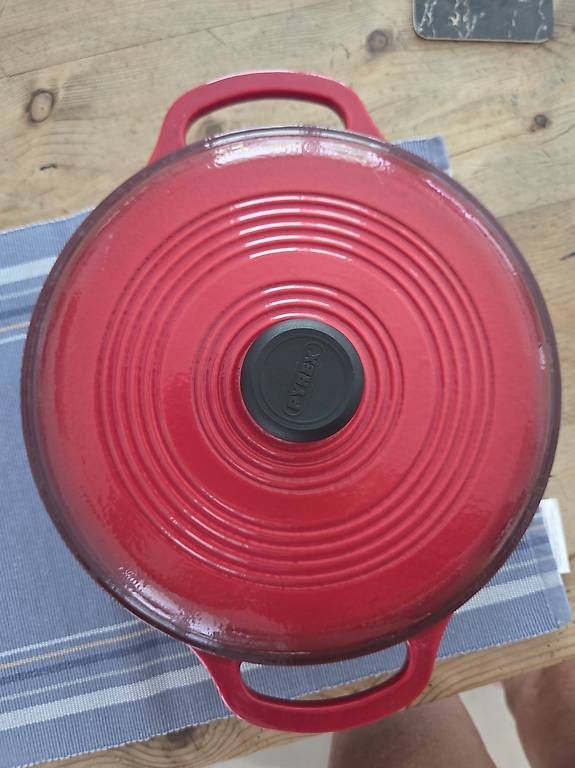 Pentole: Vendo casseruola in ghisa Pyrex – Usato da Castaneda venduto da Silvana68Alessandra 1