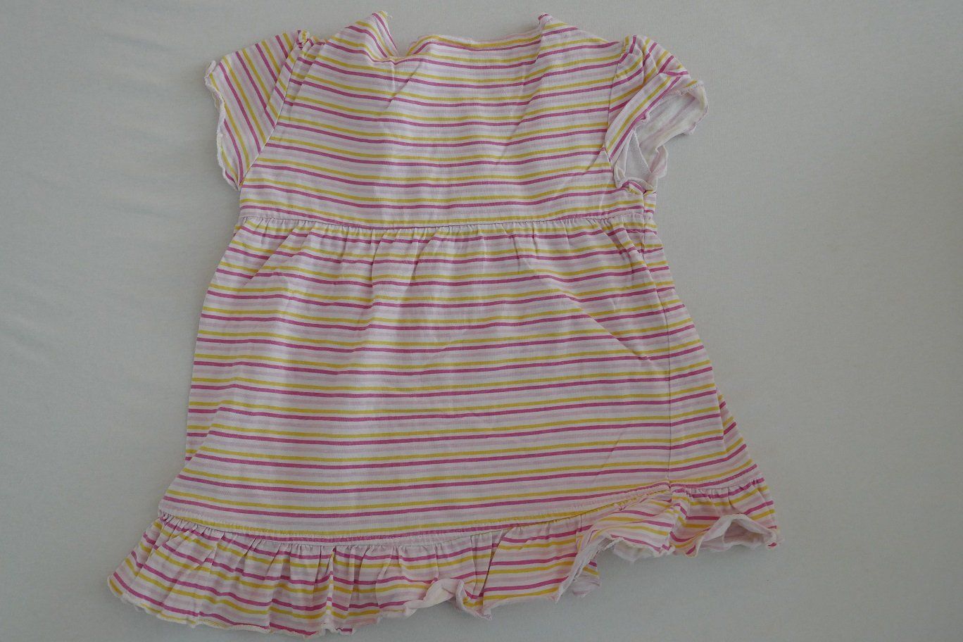 Camicette, T-shirt & Top: Schmuckes T-Shirt mit Schmetterling, Gr. 110 – Usato da Horgen venduto da Feli39 3