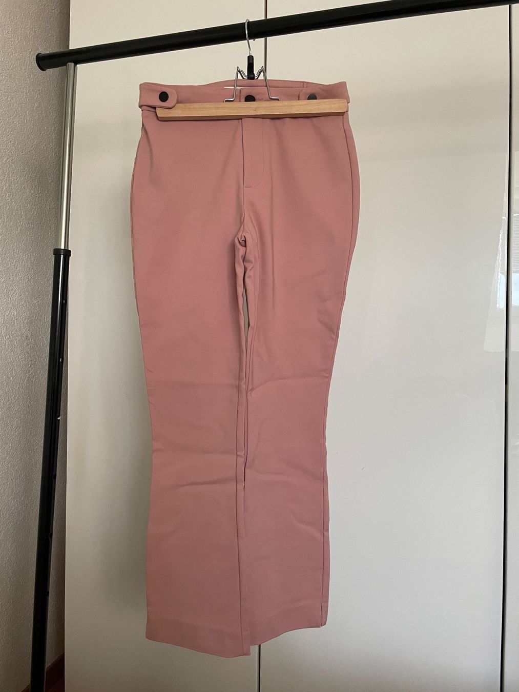 Mango Pantalons: Mango Stoffhose – D'occasion à Selzach par iagiag98