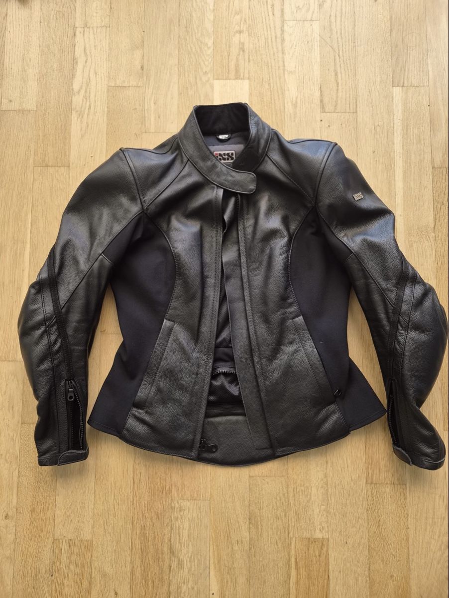 IXS Giacche: IXS Damen Motorrad Lederjacke – Usato da Zürich venduto da dercronk