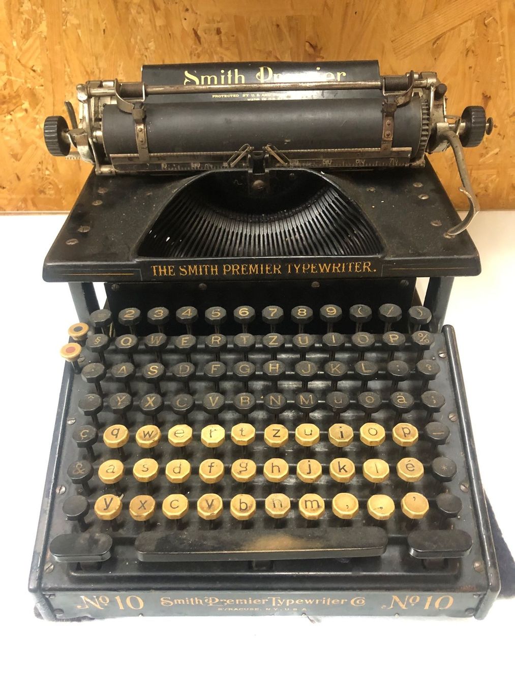 Macchine da scrivere: Schreibmaschine Smith Premier No. 10, Abdeckung fehlt – Usato da Brunnen venduto da Allerwaren