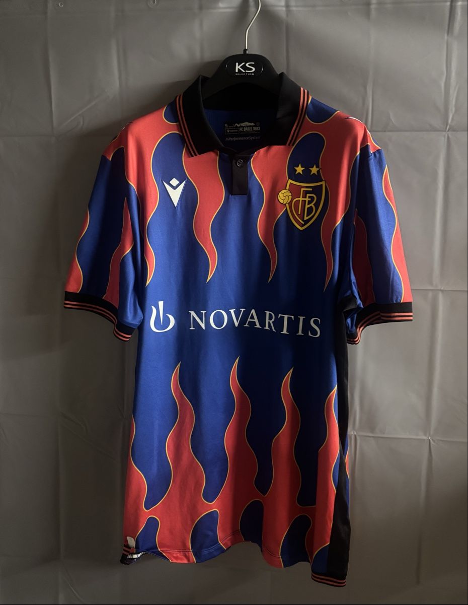 Maillots de corps & Pantalons: Fc Basel Meistertrikot Gr.L Shaqiri #10 – D'occasion à Basel par kleinerprinz