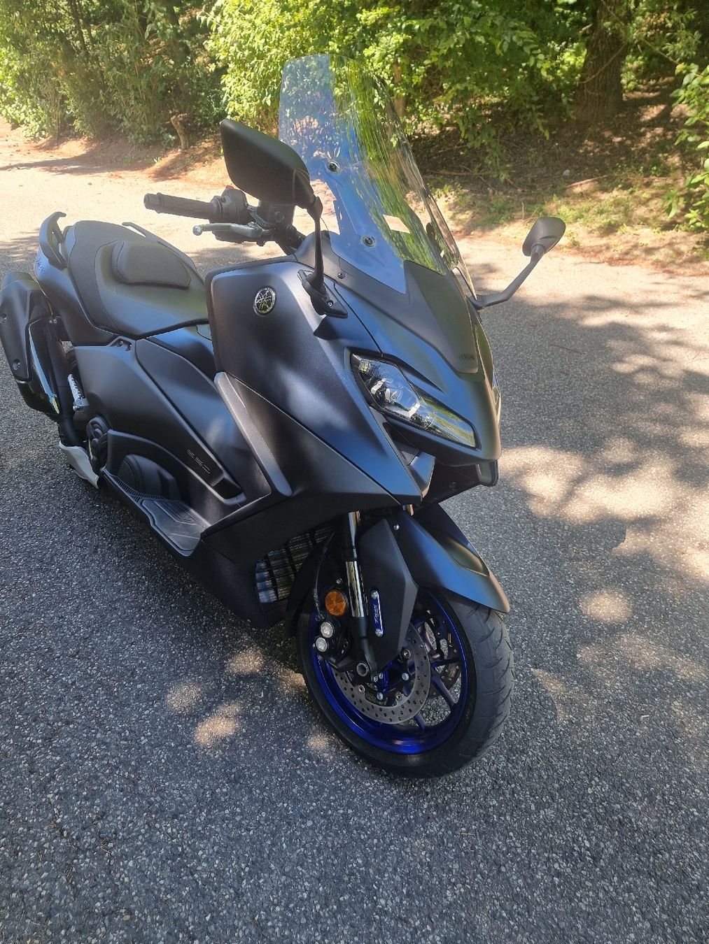 Yamaha Scooter: Yamaha TMAX XP560 Scooter, noir, peu km – Nuovo (secondo la descrizione) da Thônex venduto da abb_pz2n 2