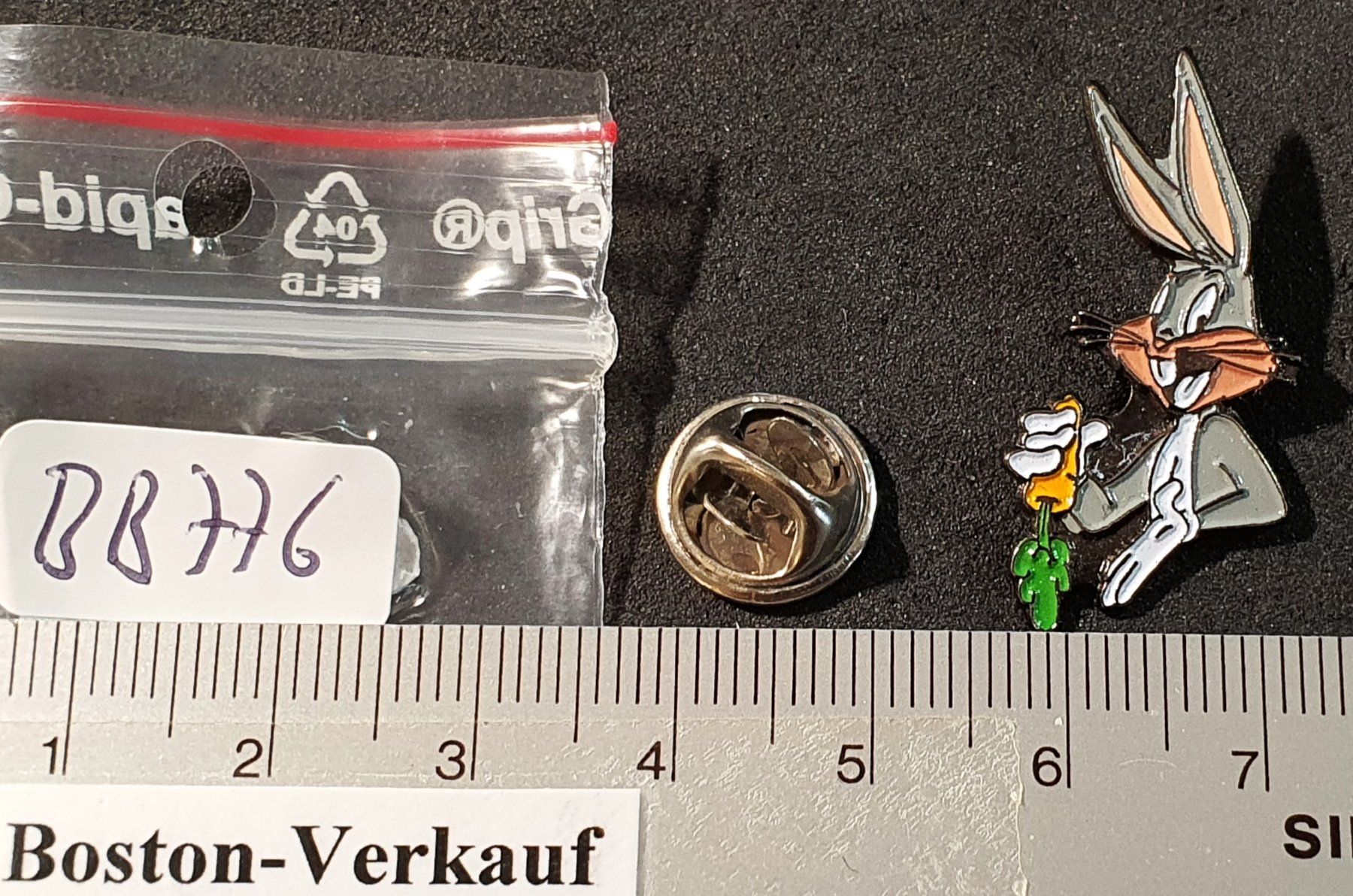 Placchette & Badge: BB776 - Pin Looney Tunes Bugs Bunny – Usato da Reinach BL venduto da Boston-Verkauf 1