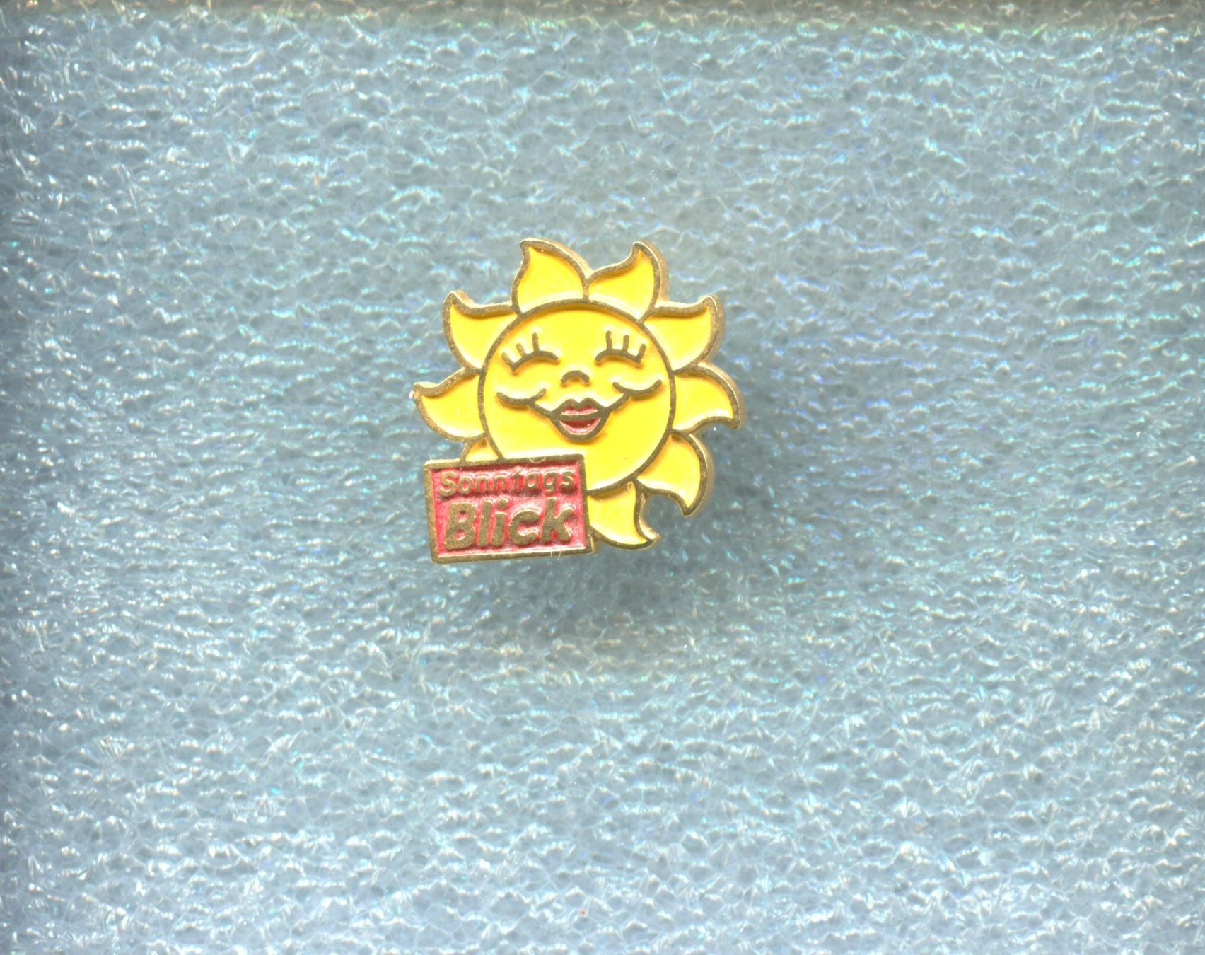 Placchette & Badge: Sonntags Blick  SONNE – Usato da Winterthur venduto da Sammleroase