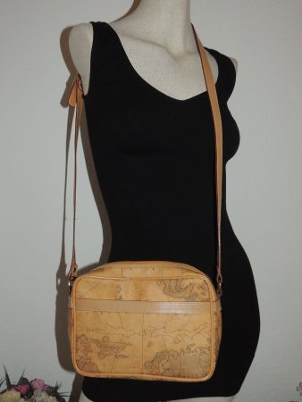 SCHÖNE TASCHE "WORLD" LEDER- & GOLD-DETAILS NEU