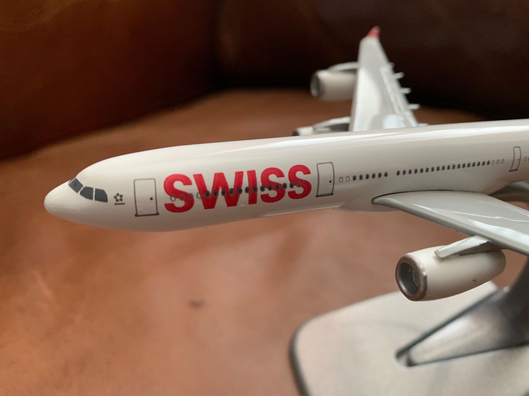 Swiss Kit di modellismo & Modellini statici: Modell Swiss A340, Länge 16 cm, Metall – Nuovo (secondo la descrizione) da Kloten venduto da petrol5555 4
