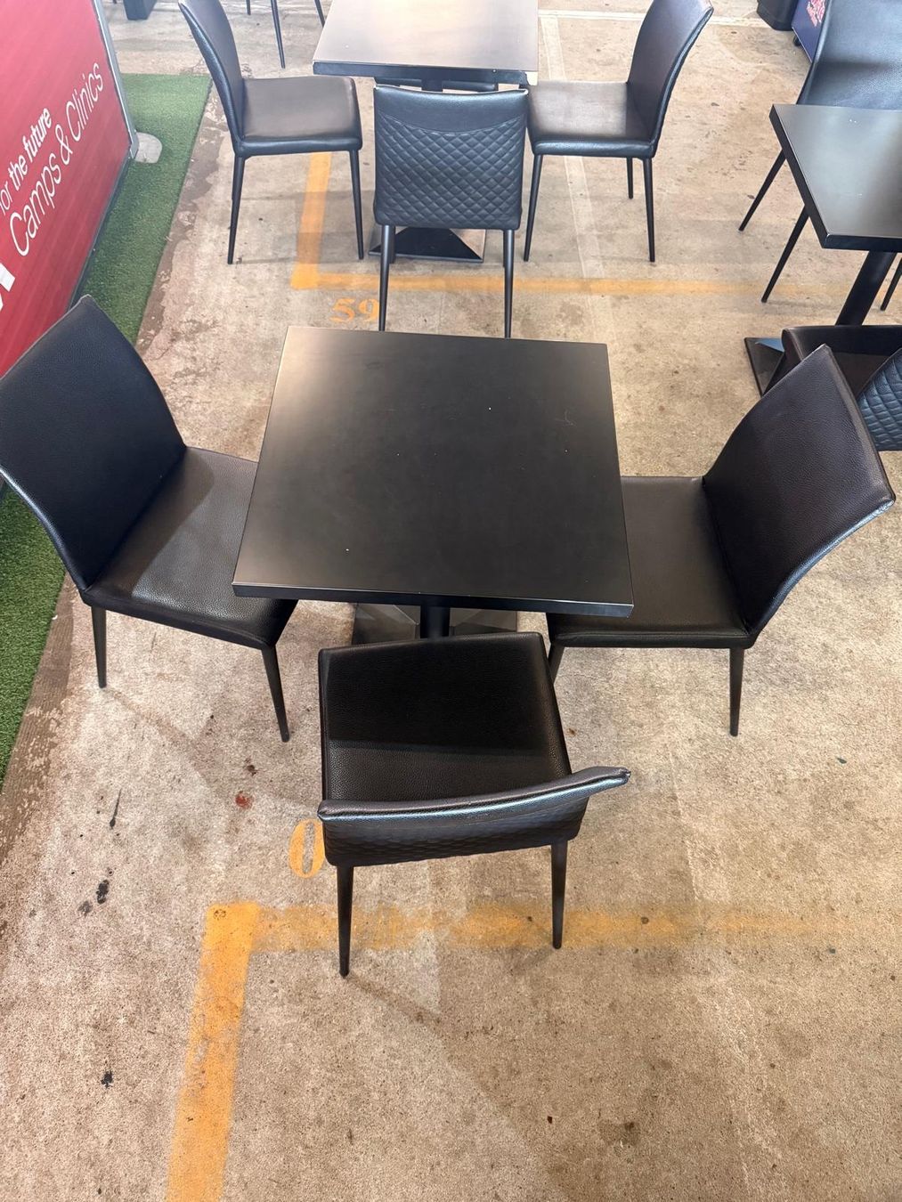 Set di tavolo e panche: Tisch und Stühle – Usato da Bachenbülach venduto da inf_ltq6 1