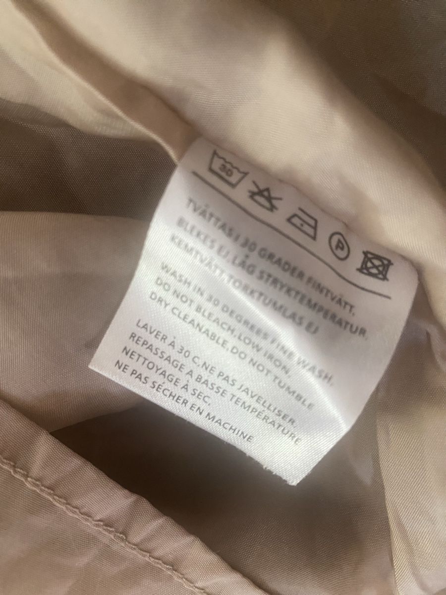 Acne Studios Kleider: Acne Kleid beige schwarz Grösse 36 gebraucht – Gebraucht aus Baden von swiss-alps 5