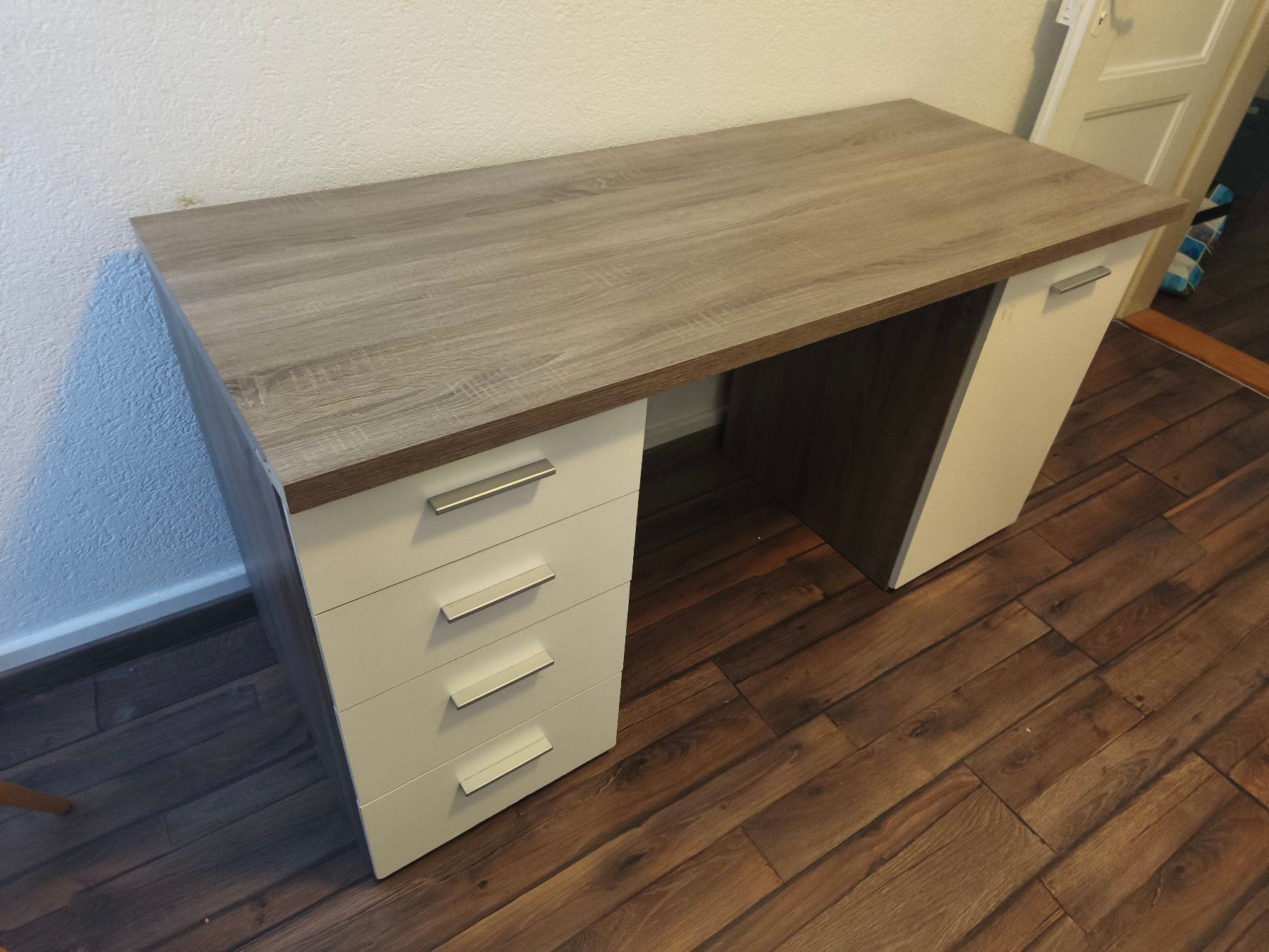 Schreibtische: Schreibtisch mit Stuhl – Gebraucht aus Bülach von Returnfire 2