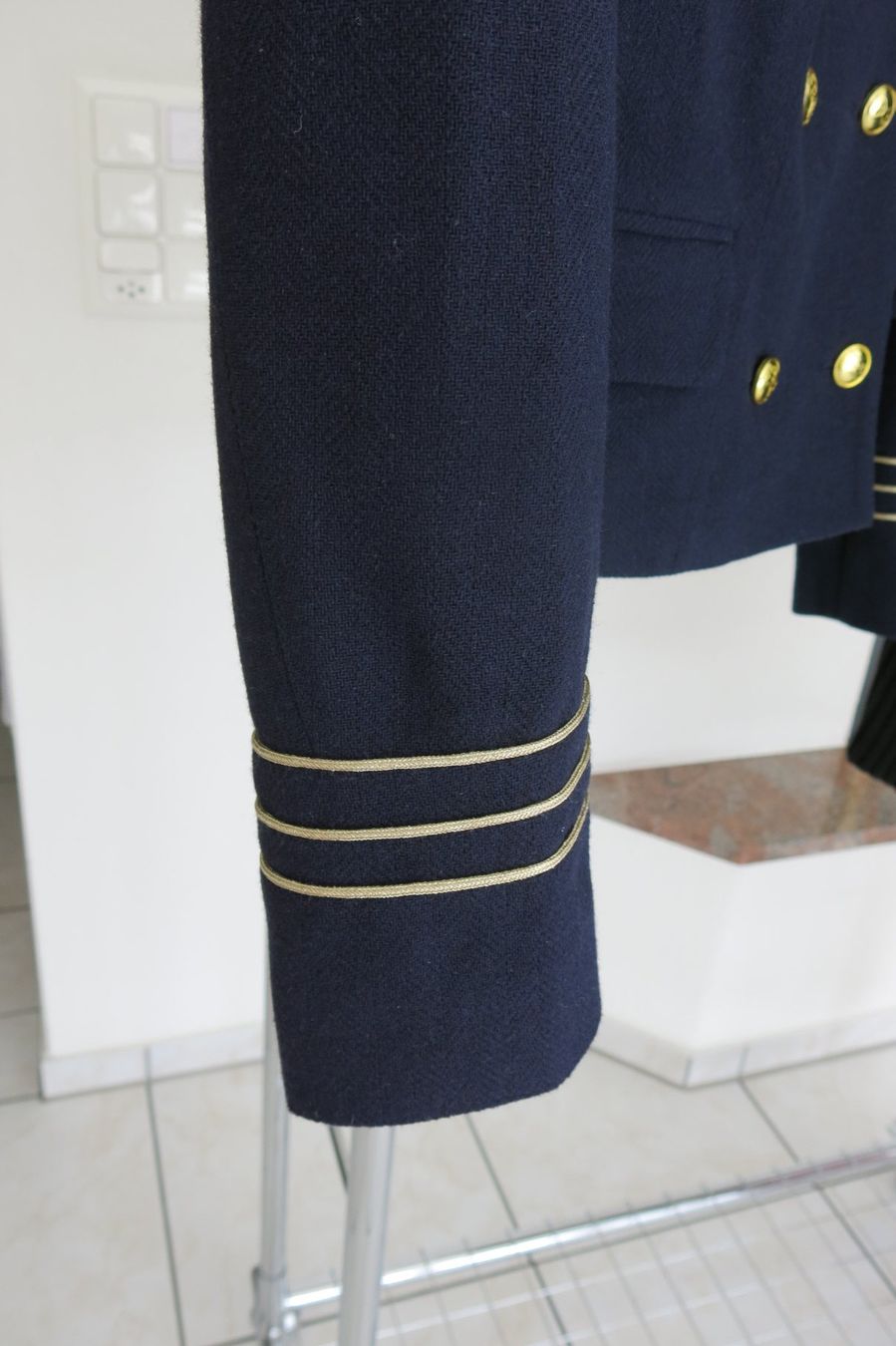 Jacken: Hübscher Kurzblazer Admiral-Stil – Gebraucht aus Lachen SZ von artbyblondangel 7