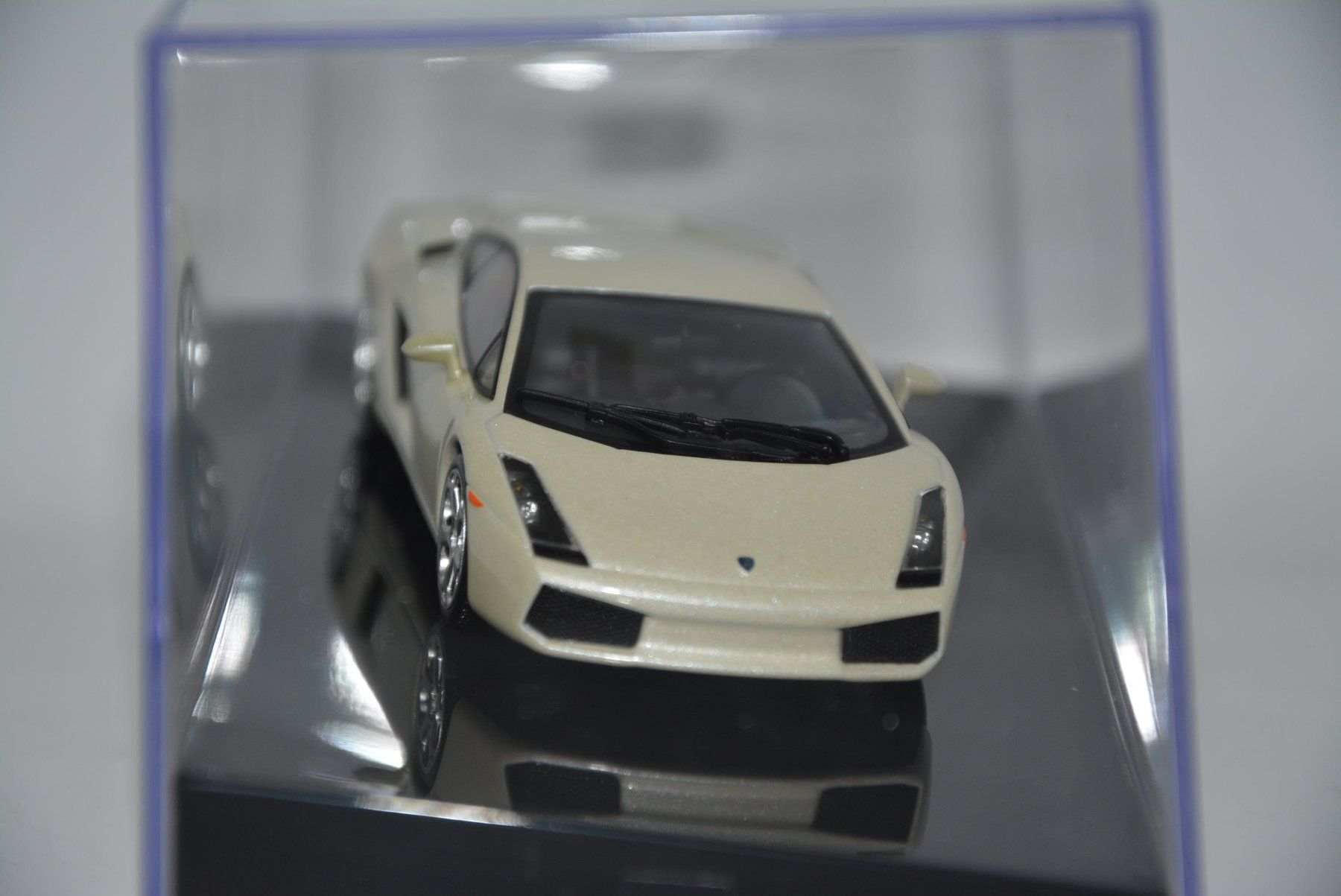 Lamborghini Modellini d'auto: Lamborghini Gallardo , Balloon White , AUTOart , 1:43 – Nuovo e nell'imballaggio originale da Goldach venduto da Feivel9 2