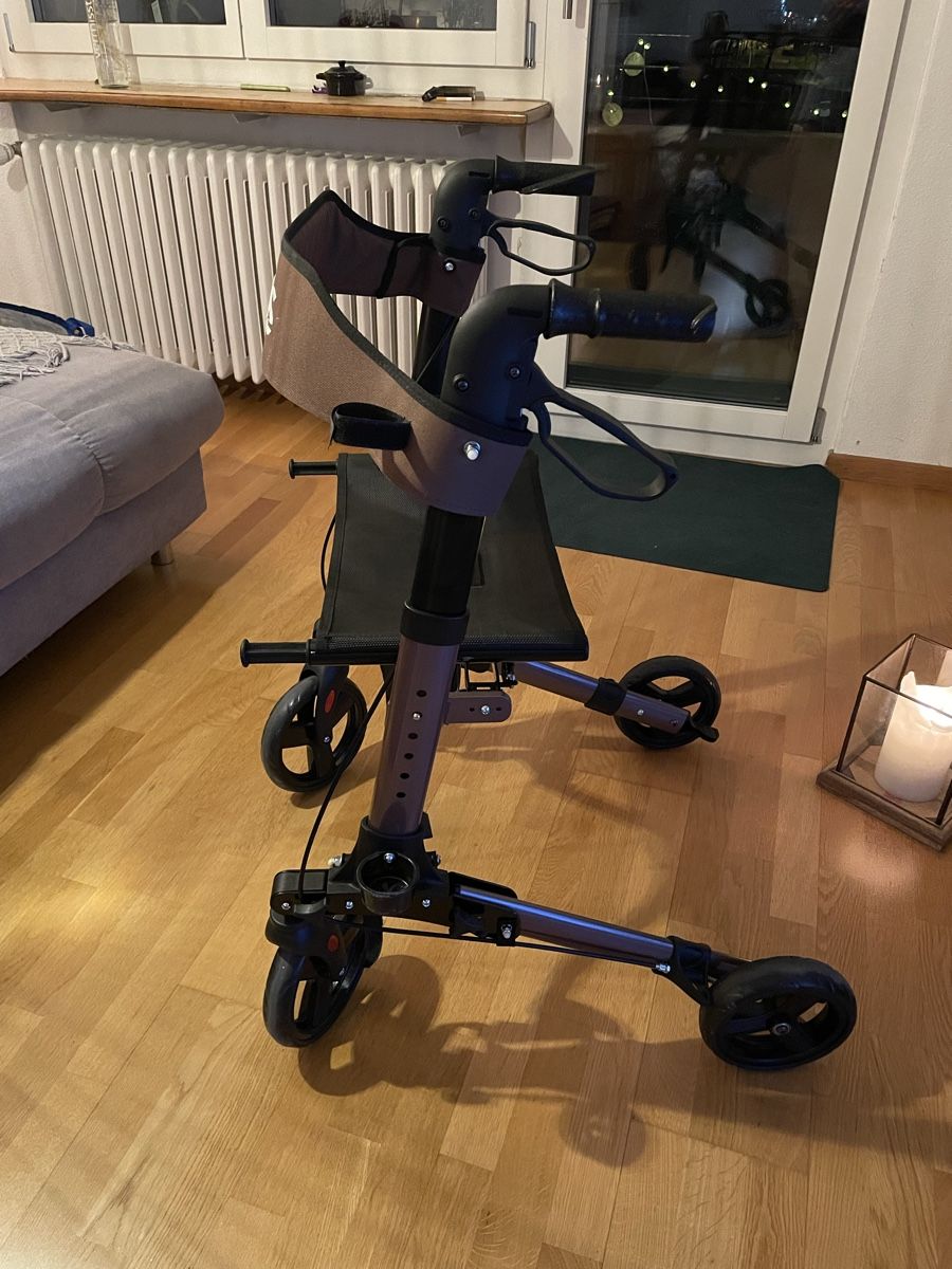 Ausili per la deambulazione: Rollator Arebos Alluminium – Nuovo (secondo la descrizione) da Schlieren venduto da hornigbiene 5
