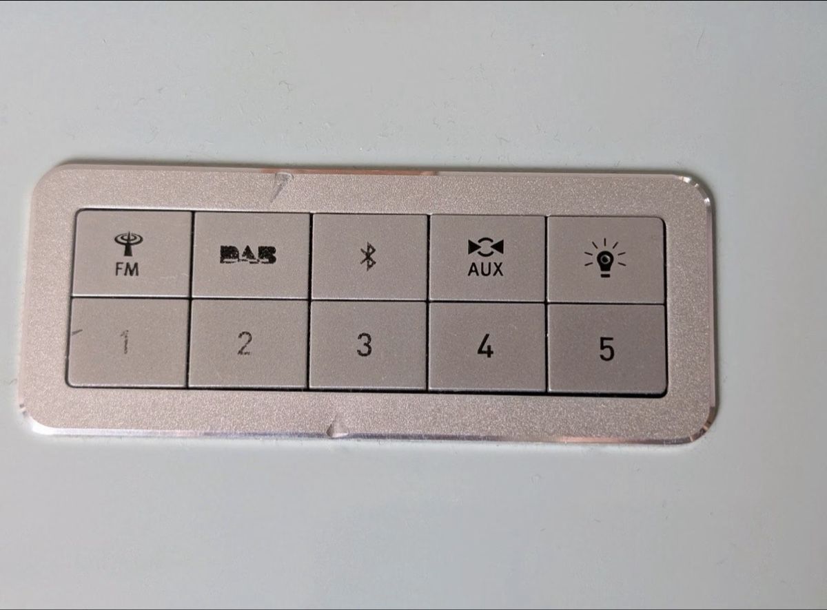 Sonoro Radios: Sonoro easy Radiowecker Bluetooth DAB FM – Gebraucht aus Trimbach von ELITA-5 5