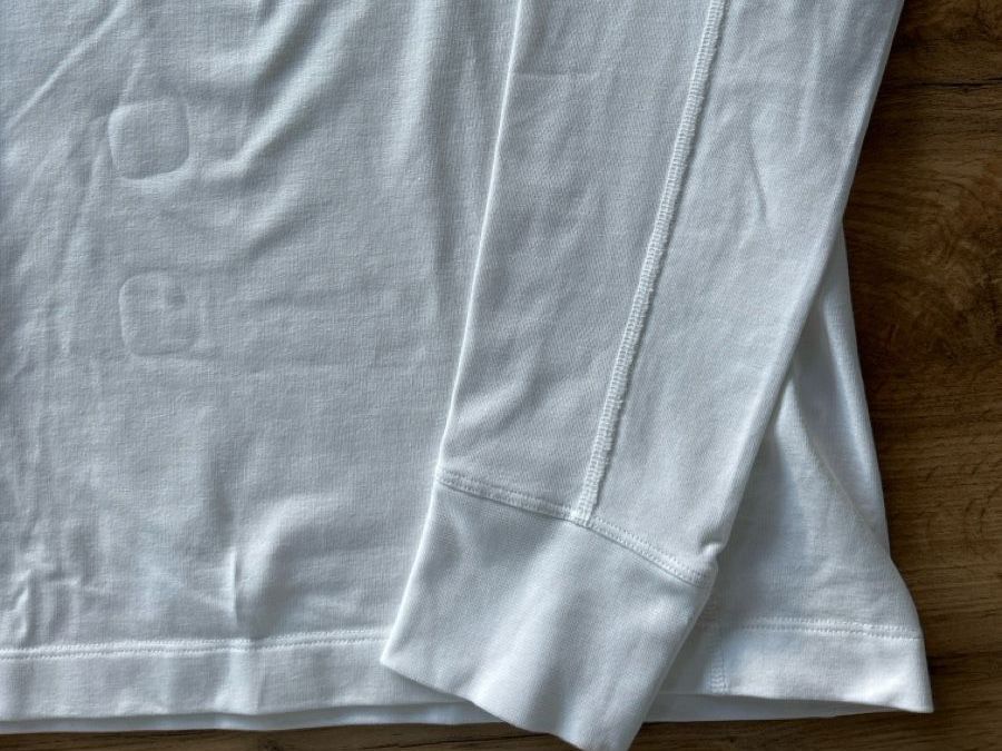Arcteryx T-shirts: Arc'teryx Langarmshirt weiss – D'occasion à Engelberg par ejierfaijs 1